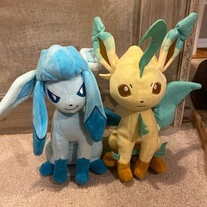 Pokémon Eevee plushies